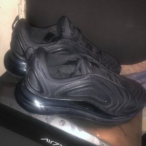 NEW! Men’s size 12 Nike Air Max 720